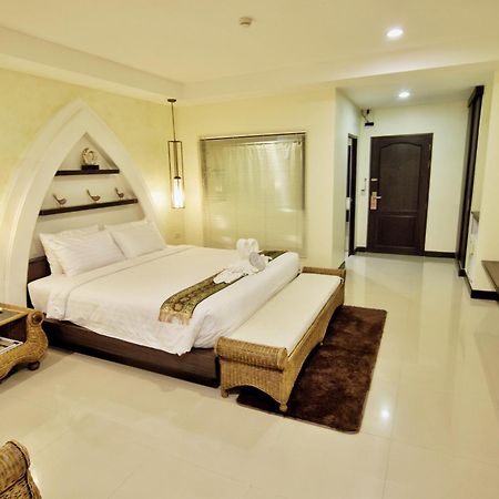 Nang Rong Phanomrungpuri Hotel Buriram חדר תמונה