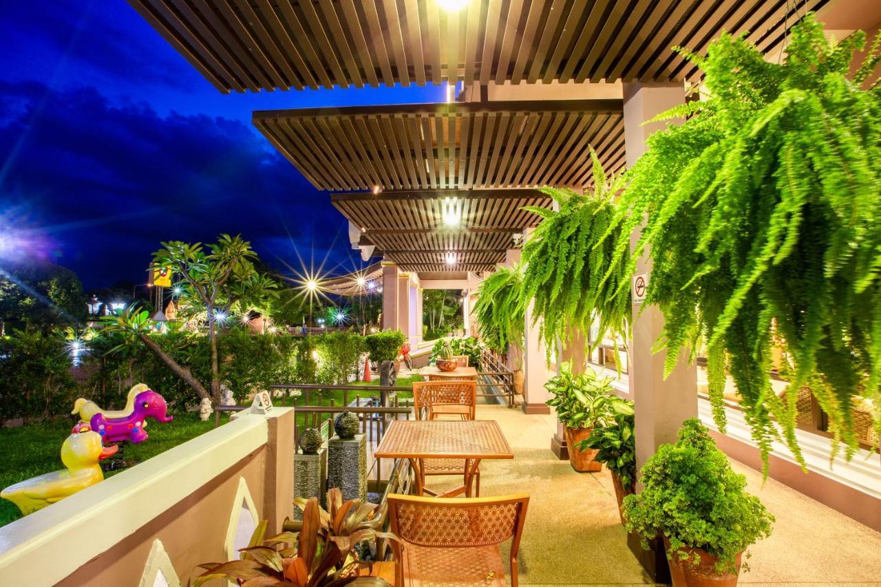 Nang Rong Phanomrungpuri Hotel Buriram מראה חיצוני תמונה