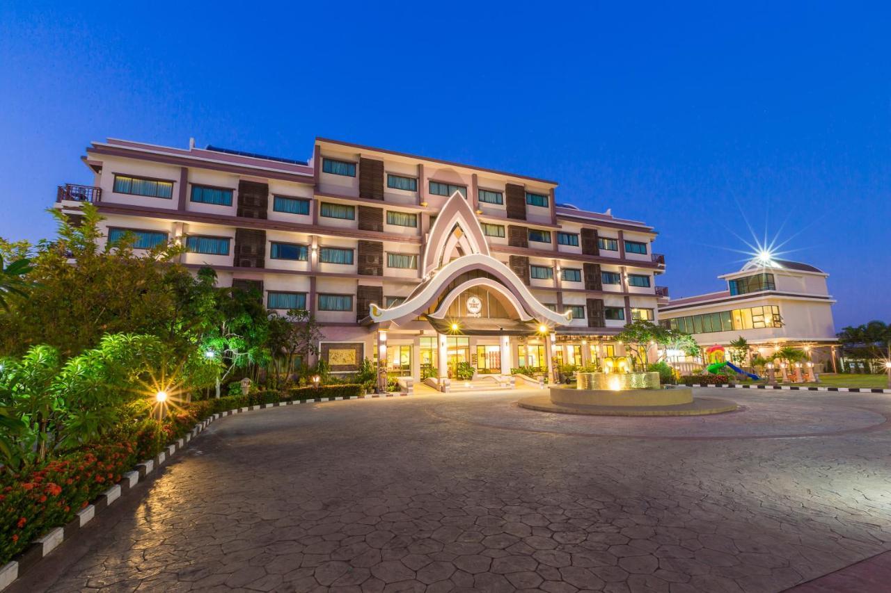 Nang Rong Phanomrungpuri Hotel Buriram מראה חיצוני תמונה