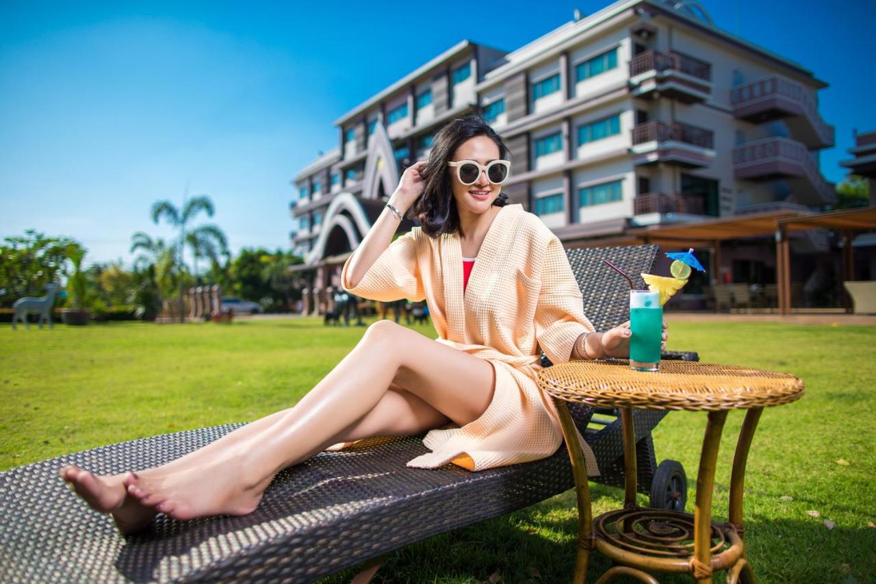 Nang Rong Phanomrungpuri Hotel Buriram מראה חיצוני תמונה